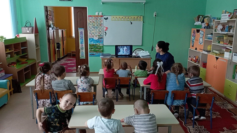 Знакомство с историей возникновения и традициями праздника "День рождения Деда Мороза" Знакомство с историей возникновения и традициями праздника "День рождения Деда Мороза".